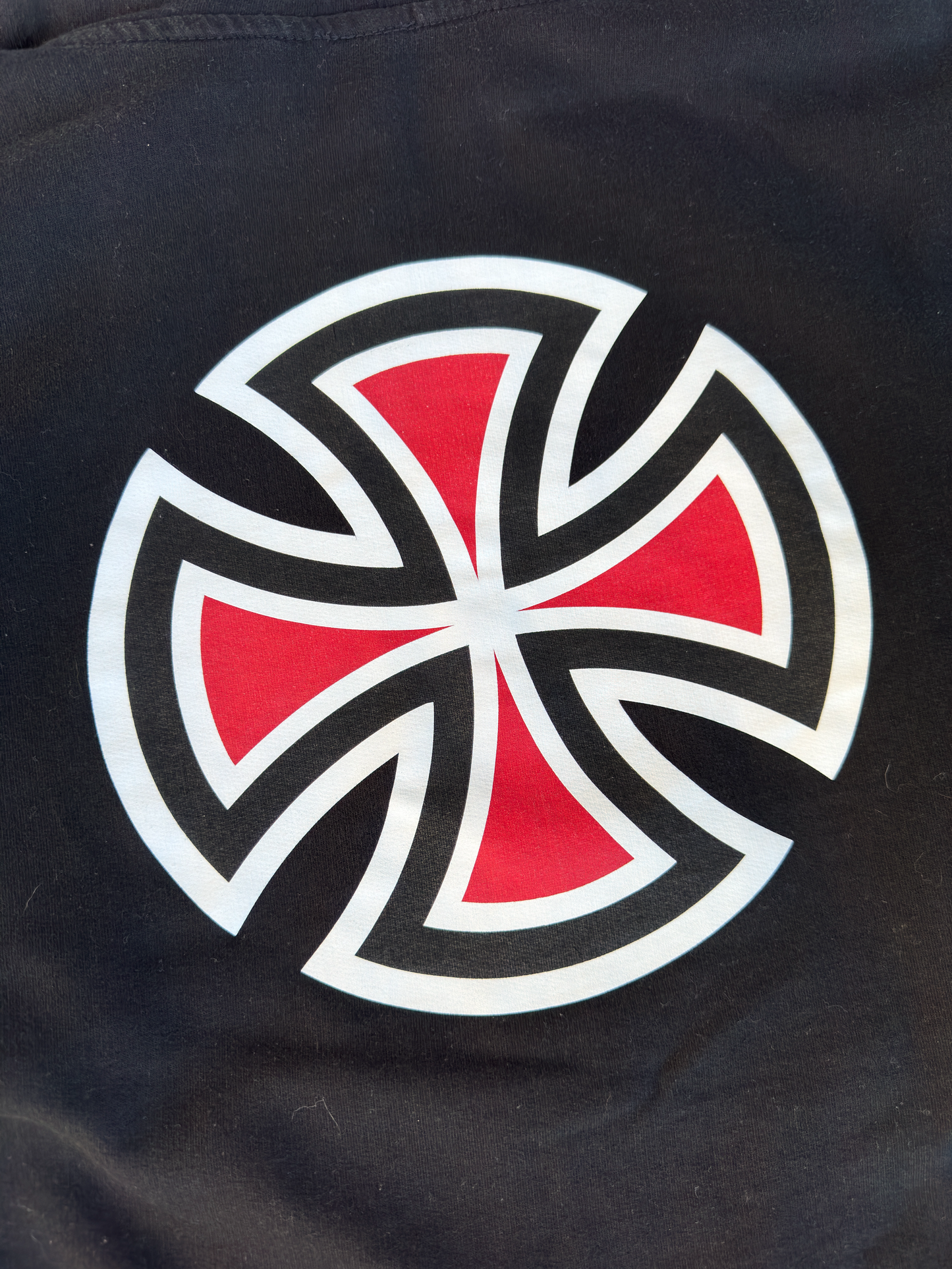 Sweat à capuche Iron Cross indépendant des années 2000